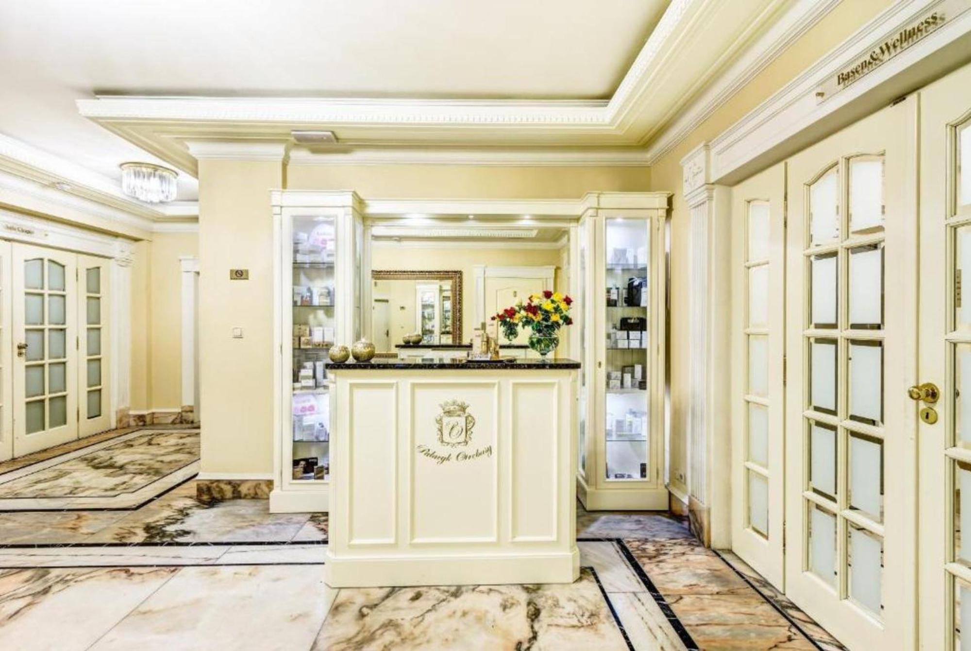 Palacyk Otrebusy Business & Spa Exterior foto