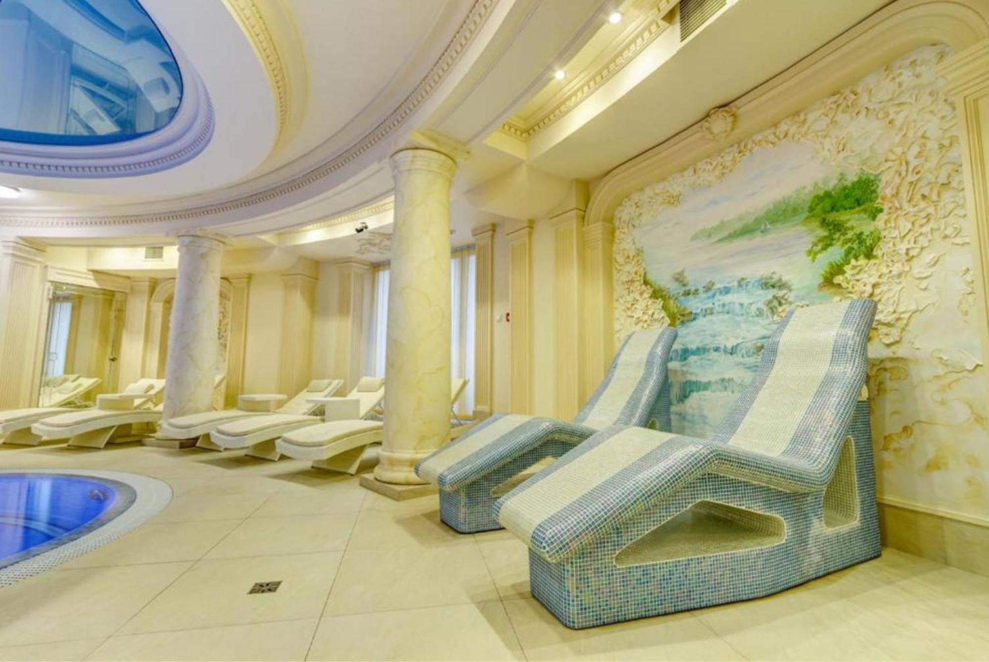 Palacyk Otrebusy Business & Spa Exterior foto